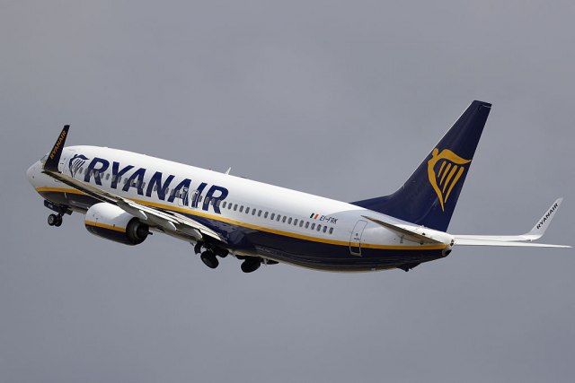 "Uvredljivo": Sud zabranio niskotarifnoj avio-kompaniji da naplaæuje ruèni prtljag