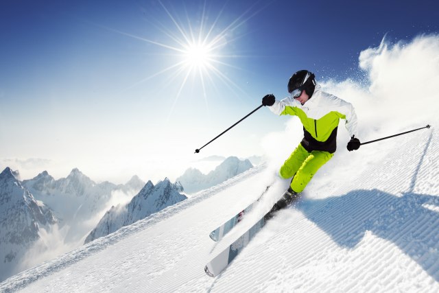Skijaški klub Crvena zvezda organizuje tri deèija ski kampa