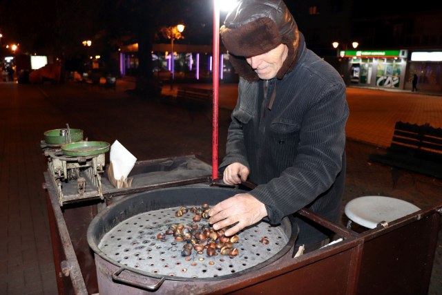 Goranac, jedini majstor za kestenje u Pomoravlju: "Poštuju me i ja poštujem njih" FOTO