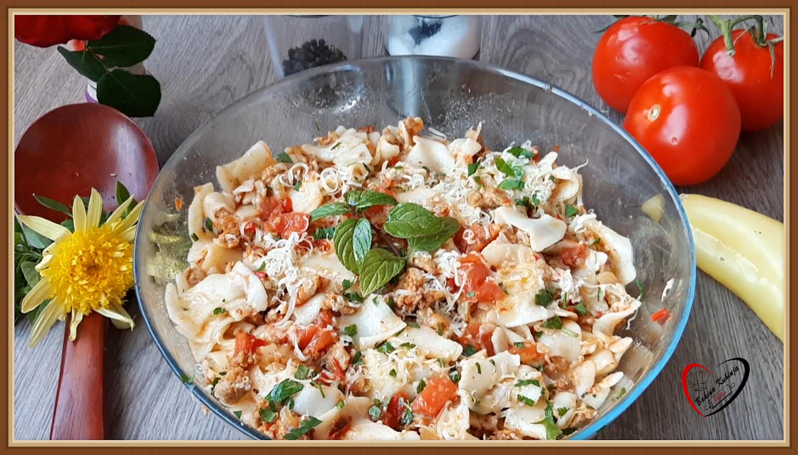 Predivan ručak: Pikantne flekice sa mlevenim mesom