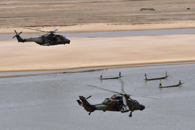 Sudar dva vojna helikoptera - poginulo 13 francuskih vojnika
