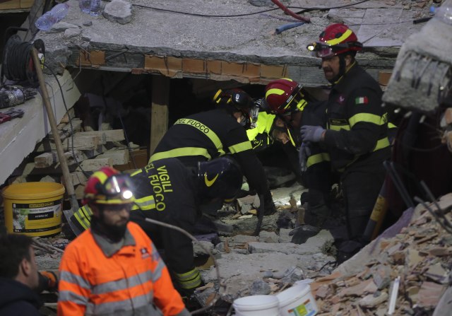 17 osoba uhapšeno posle zemljotresa u Albaniji: Terete se za smrt 51 osobe