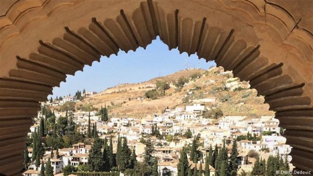 Put do Alhambre: "Od Kapije vina do Dvorišta blagoslova"