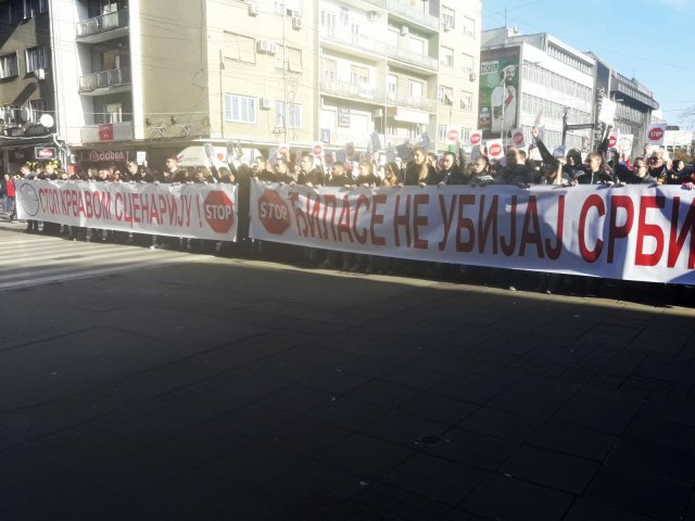 Protest podrške Vuèiæu u Nišu: "Stop krvavom scenariju" FOTO/VIDEO