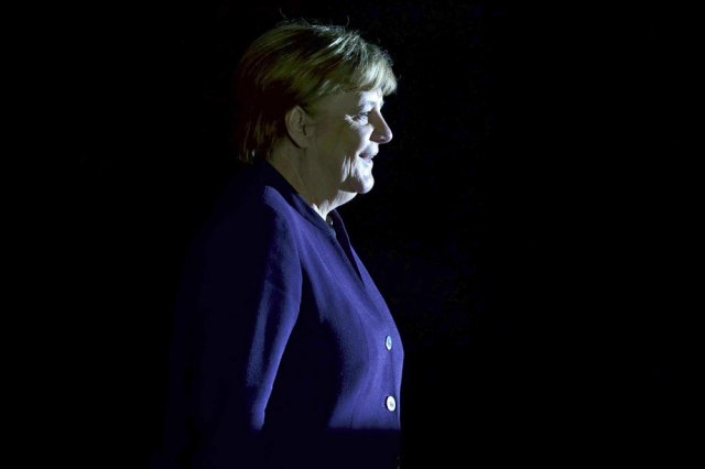 Merkelova optimista pred samit NATO