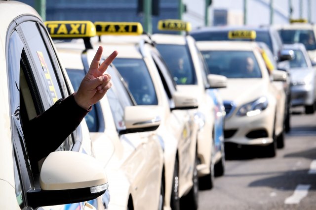 Da li æe se cene taksija poveæati? Treæina taksista u Beogradu višak