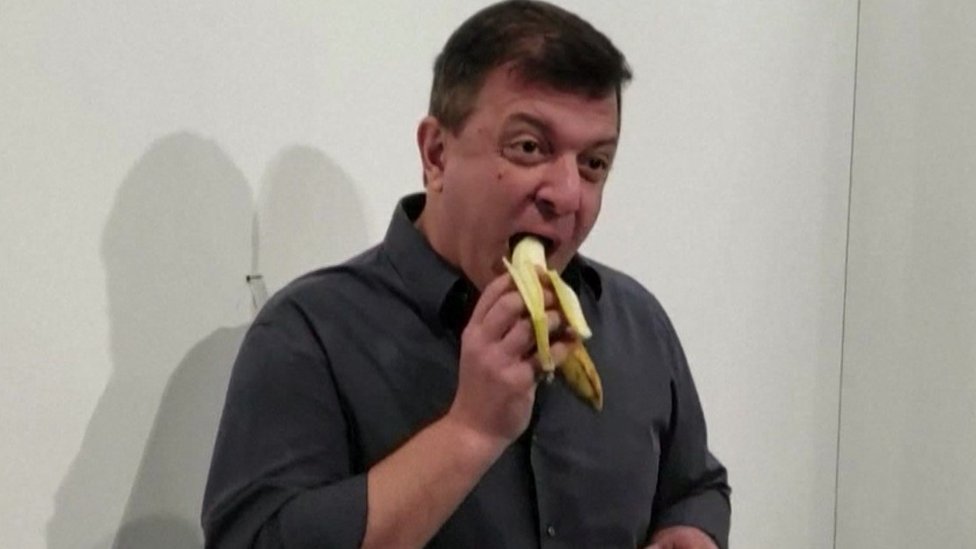 Umetnik pojeo umetničko delo - bananu od 120.000 dolara
