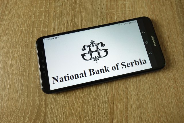Narodna banka prodala 15 miliona evra da umiri kurs