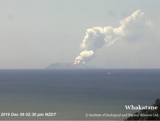 Vulkan na Novom Zelandu i dalje aktivan, strahuje se da nema više preživelih