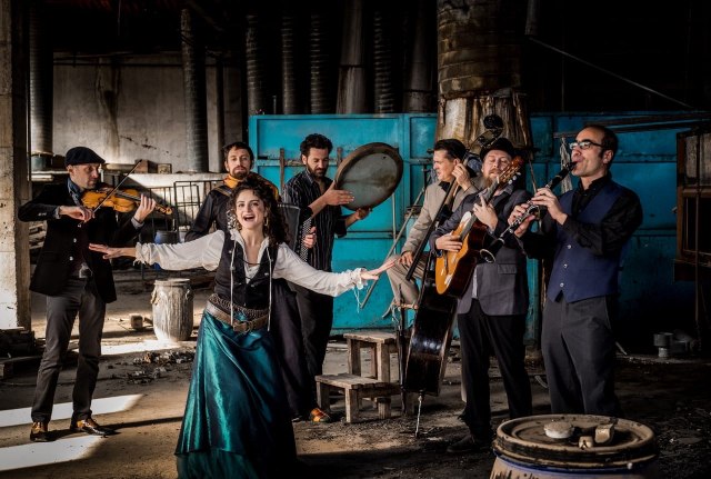 "Barselona Džipsi Balkan orkestra" predstavlja novu pevaèicu u obradi pesme Esme Redžepove