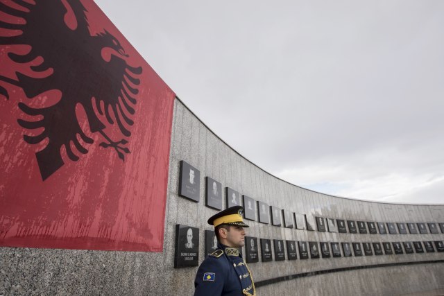 "Srbija izvršila oko 400 masakra na Kosovu, ubila preko hiljadu dece, silovano 20.000 žena"