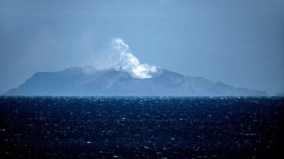 Vulkan na Novom Zelandu: Policija izvlači tela žrtava uprkos opasnosti od novih erupcija