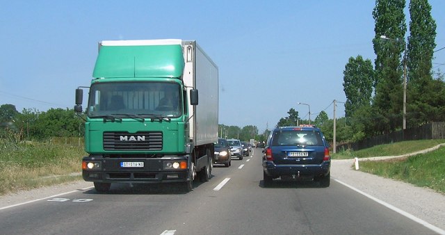 Ističe rok za vozače kamiona i autobusa – kartice i sertifikati