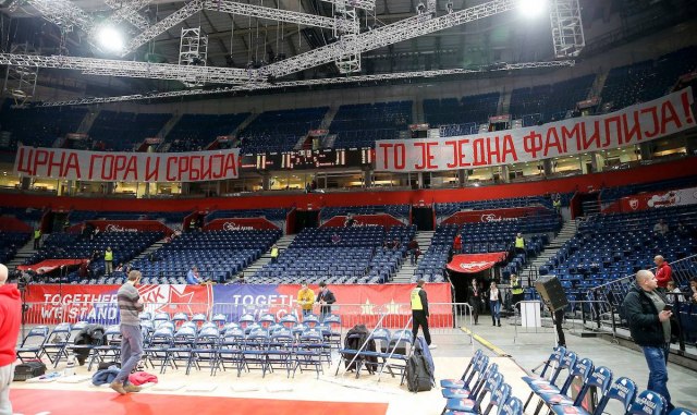 "Crna Gora i Srbija, to je jedna familija" - navijaèi Zvezde uputili poruku pred poèetak utakmice FOTO