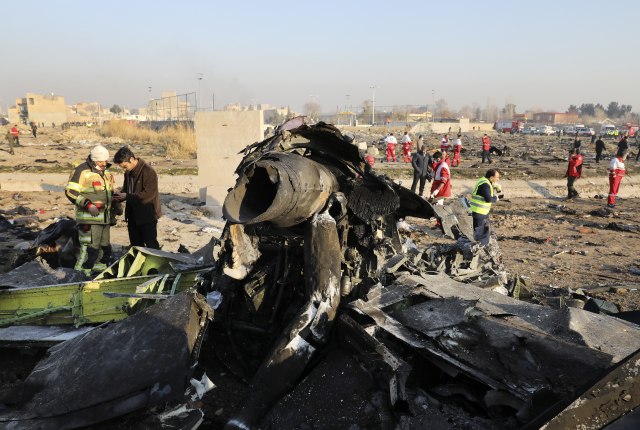 Iran: Ukrajinski istražitelji ispituju delove olupine aviona, zovemo i Boing