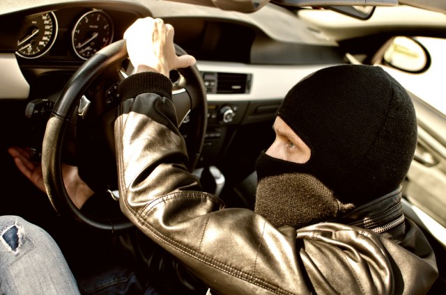 Zimi su kraðe automobila èešæe jer vozaèi zaboravljaju banalnu stvar