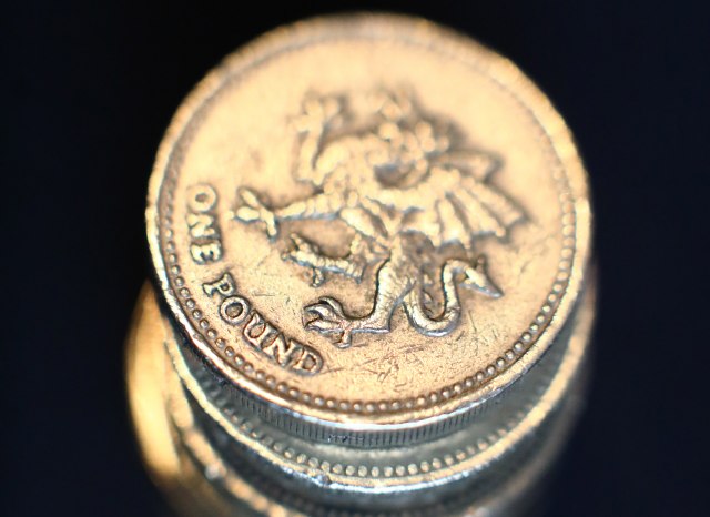 Statistika zabrinula Banku Engleske: Funta pala ispod 1,3 dolara