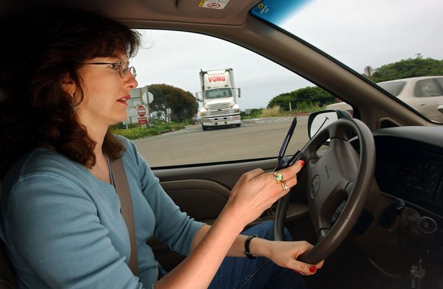 Više od 7.000 vozaèkih dozvola godišnje se oduzima zbog lošeg vida