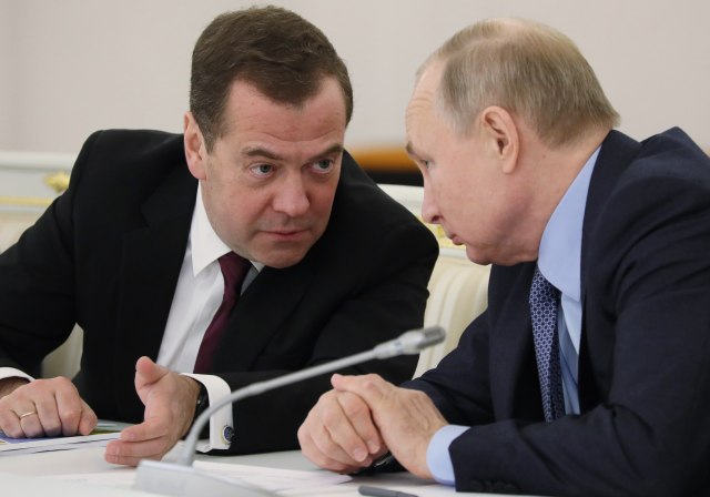 Medvedev podneo ostavku na mesto premijera Rusije VIDEO