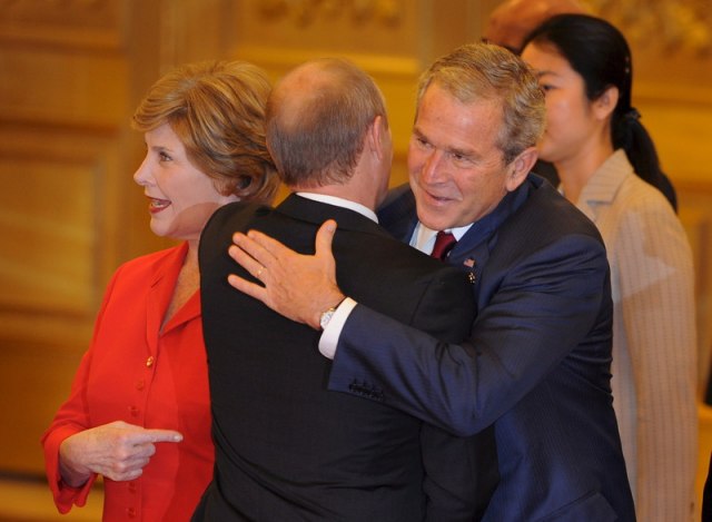 Zaplesali Buš i Putin VIDEO