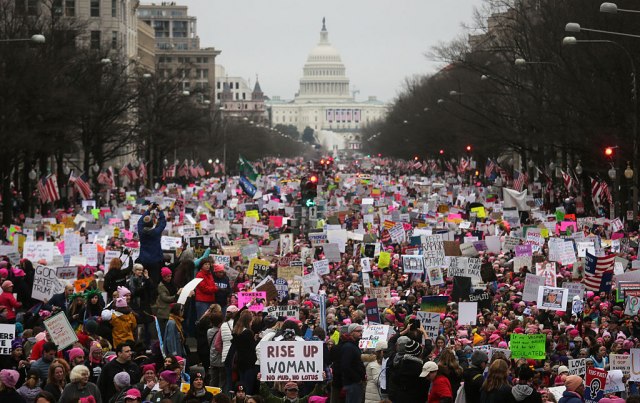 "Ženski marš" na ulicama Vašingtona: Kritike upuæene Trampu