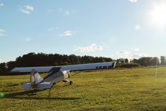 Za avione raspona krila od 12 do 24 metra: Aerodrom "Rosulje" imaæe dve poletno-sletne staze