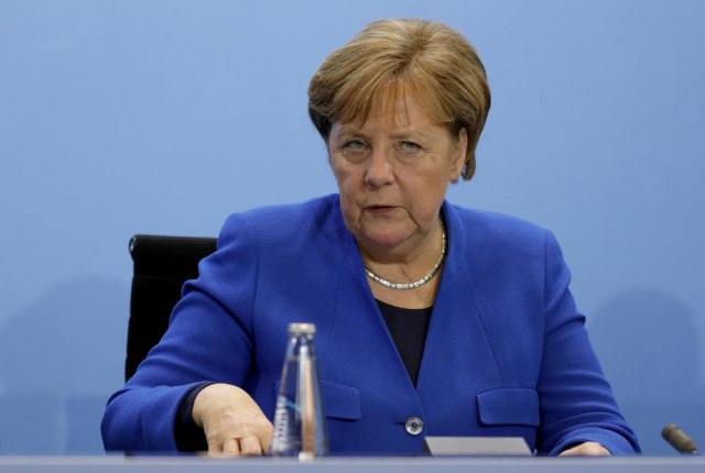 Merkel: Dogovor u Berlinu, poštovati embargo na oružje