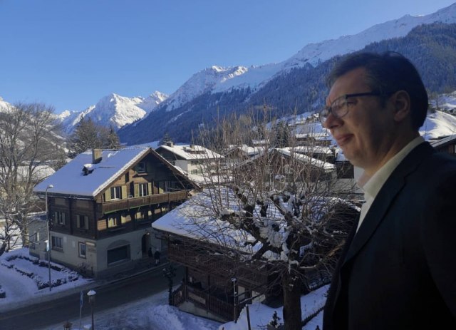 Vučić stigao u Davos: 