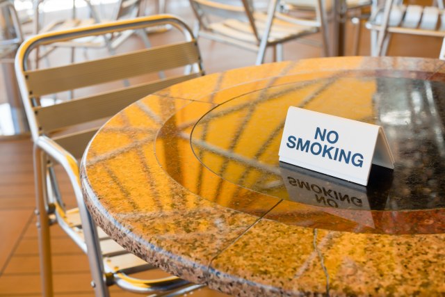 Neposlušni ugostitelji: Zbog pušenja izreèene kazne od 60.000 evra
