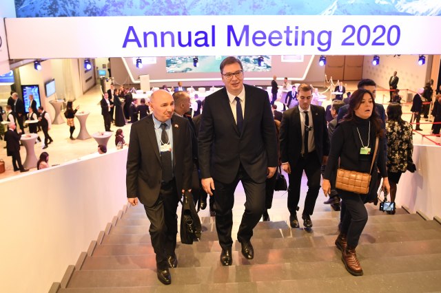 Vuèiæ u Davosu: Dva panela i brojni susreti
