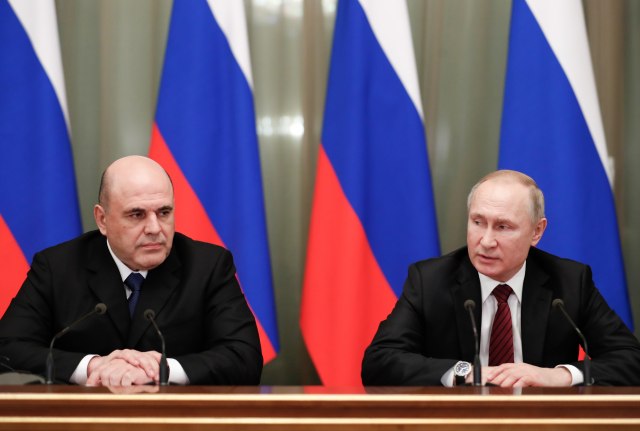Rusija dobila vladu: Novi premijer pred Putinom, stara lica zadržala mesta
