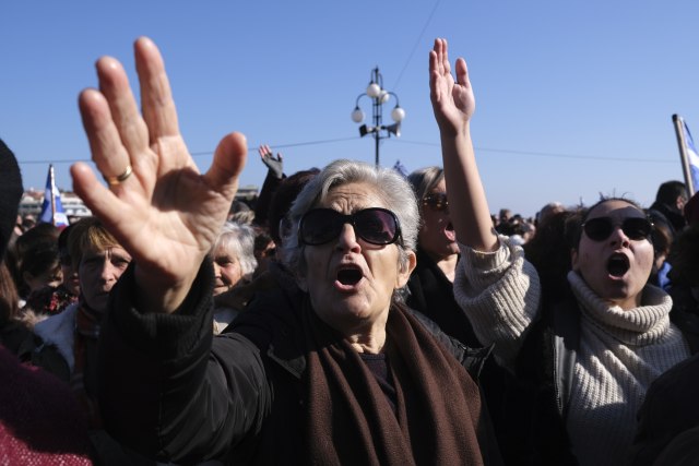 Grci besni: Želimo naše živote nazad, ostrva su kao zatvor