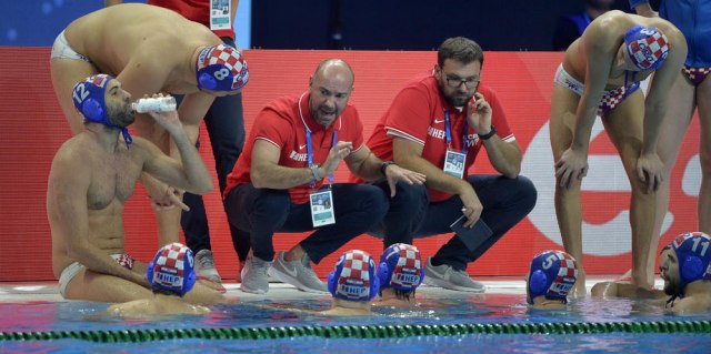 Hrvatska potopljena – Španija u finalu Evropskog prvenstva!