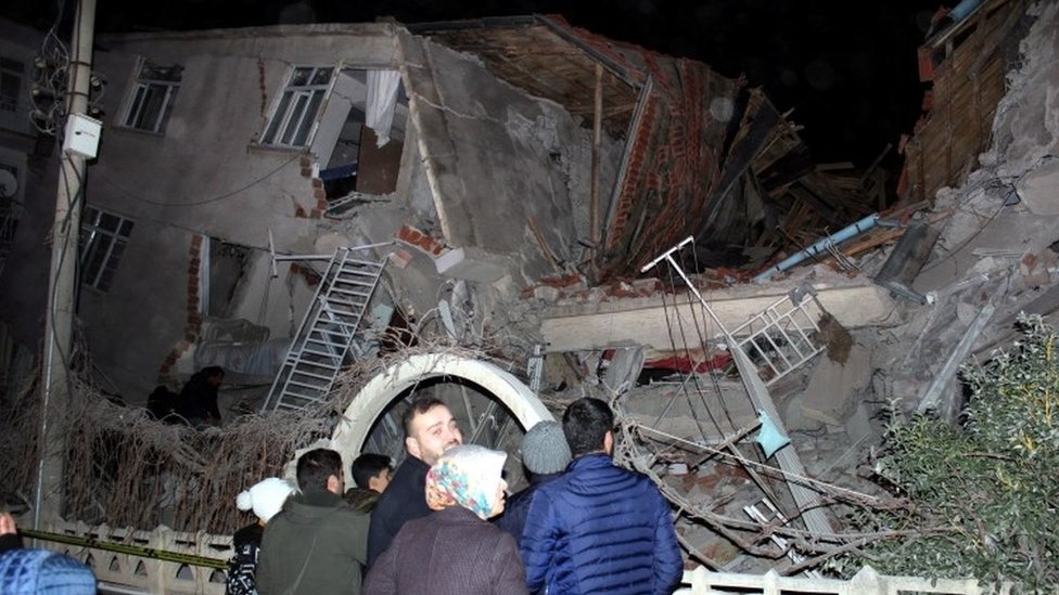Zemljotres u Turskoj: U rušenju zgrade poginula najmanje 21 osoba