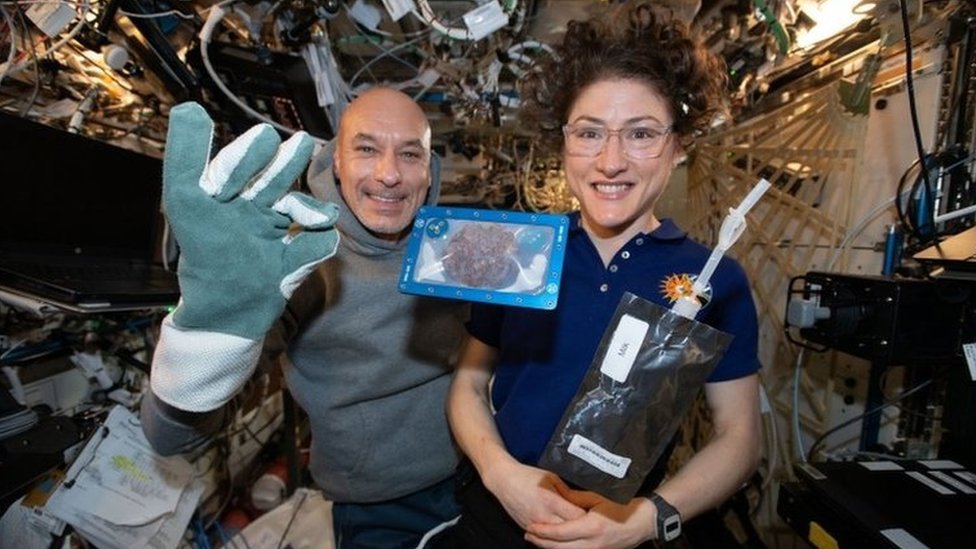Svemirski kolaèiæi - astronauti prvi put pekli hranu u svemiru