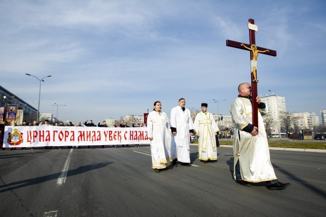 Thousands of citizens of Zemun and New Belgrade support SPC in liturgy PHOTO / VIDEO