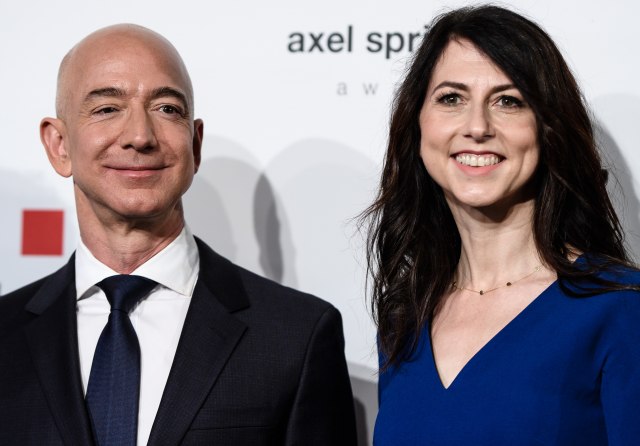 Makenzi Bezos smanjila svoj udeo u Amazonu za 400 miliona dolara