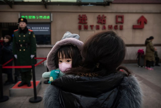 Kina traži izvinjenje èasopisa zbog karikature koronavirusa FOTO