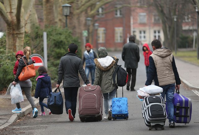 Uklonjen migrantski kamp u Parizu, evakuisano 1400 ljudi