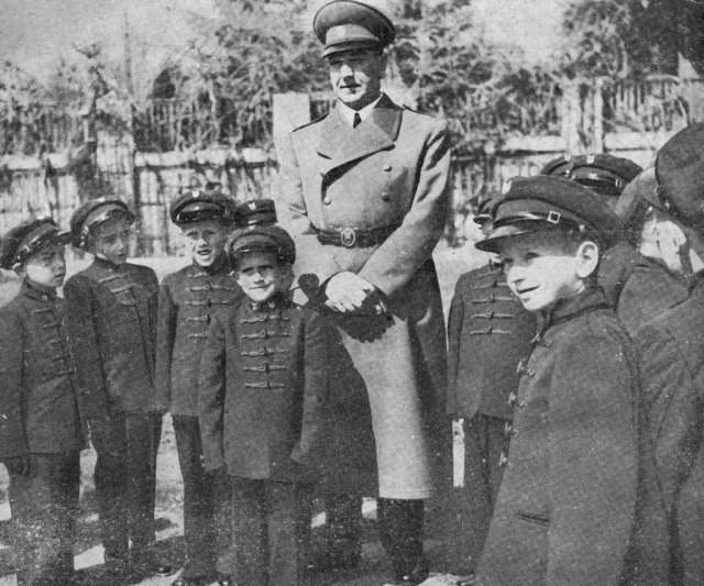 Ako postoje mise za Pavelića u Hrvatskoj, da li ih ima i u Nemačkoj za Hitlera?