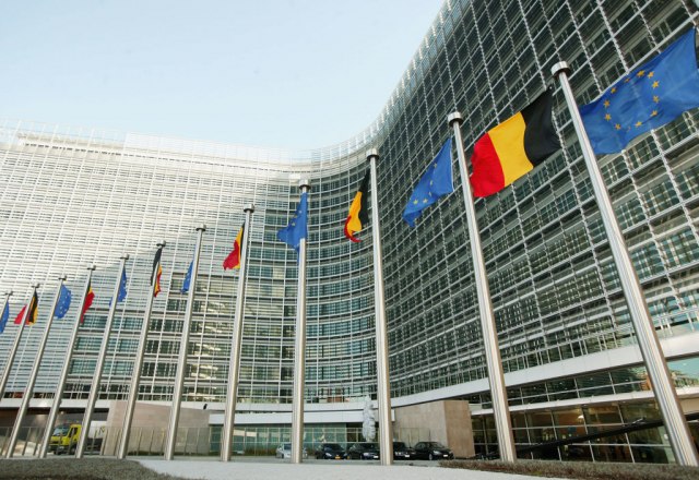Evropska komisija savetuje svom osoblju odlaganje putovanja u Kinu