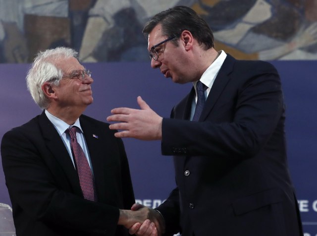 Vučić: Ne pada mi na pamet da odustanem VIDEO