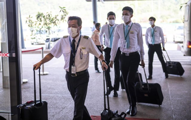 Masovne evakuacije, otkazivanje letova, uvoðenje viza; Srbe èeka karantin u Francuskoj