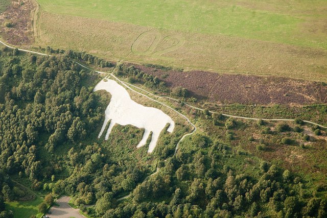 Misterija na brdima Engleske: Geoglifi u obliku konja