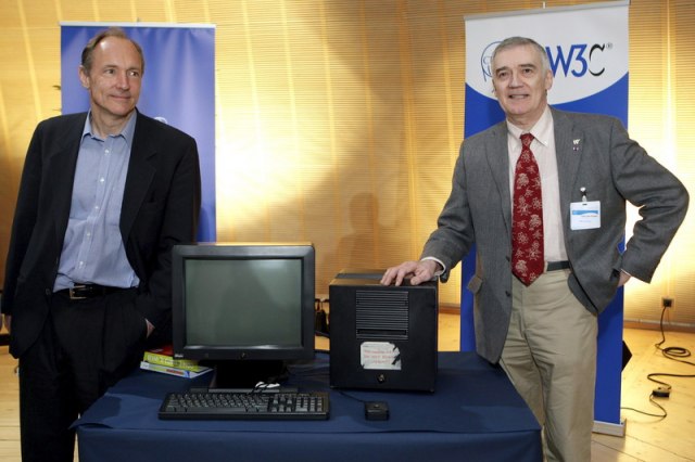 Tim Berners Li (levo) i Rober Kajo (desno), izumitelji prvog WWW   Foto: EPA, Matrial Trezzini