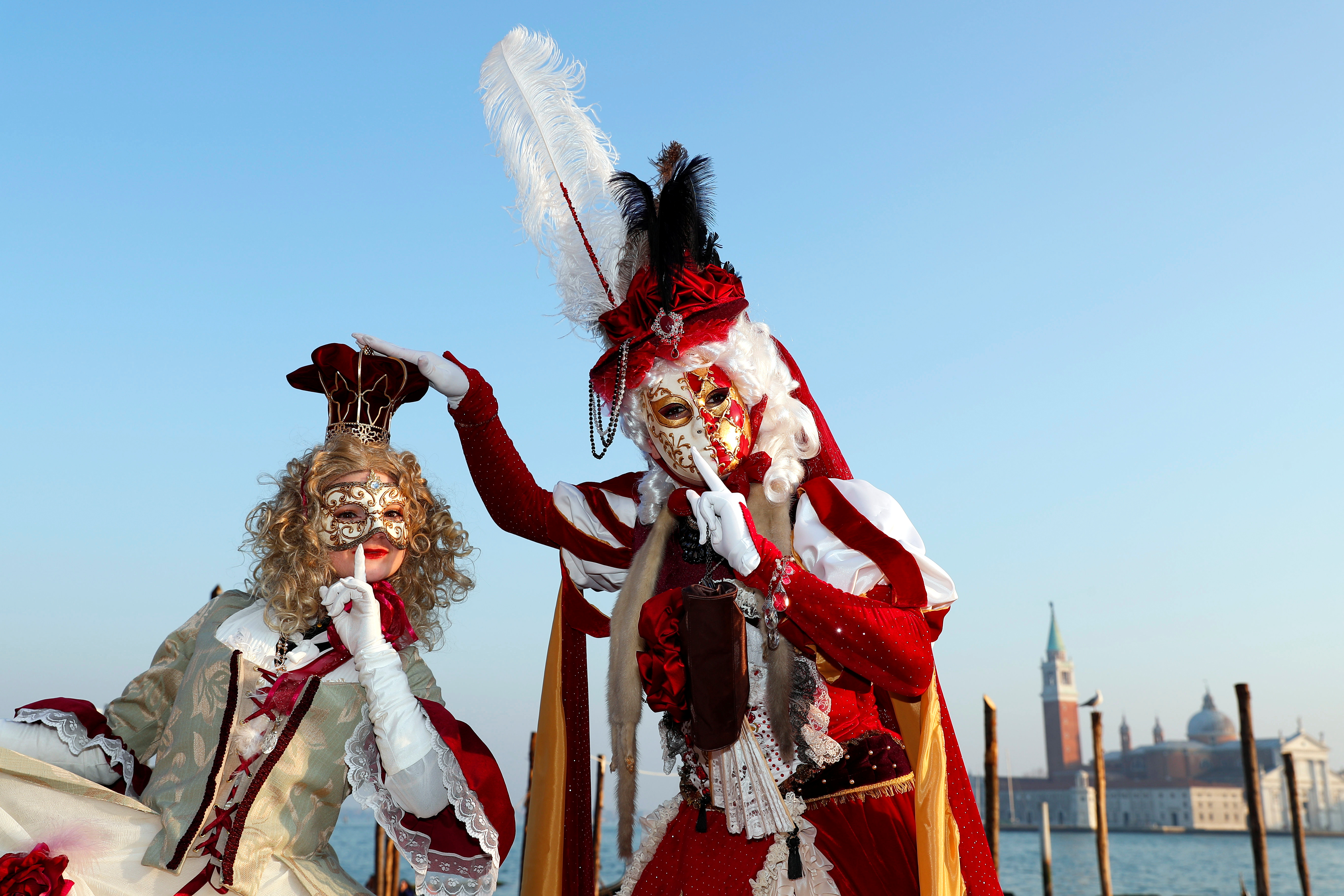 Маска начало во сколько сегодня. Италия Венеция карнавал. Венецианский карнавал 2022 в Италии. Венецианский карнавал Сан Марко. Карнавал на площади Сан Марко Венеция.