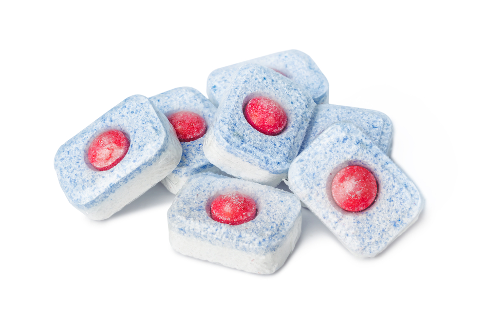 Trik za čišćenje šporeta tabletom za sudove