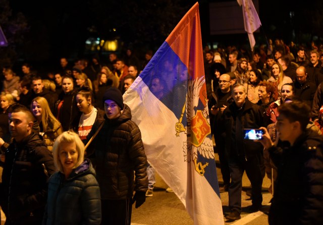 SAD protiv spornog zakona: Održana litija podrške srpskom narodu u Crnoj Gori VIDEO