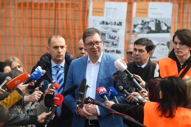 Vučić obišao radove na Klinici za infektivne i tropske bolesti VIDEO