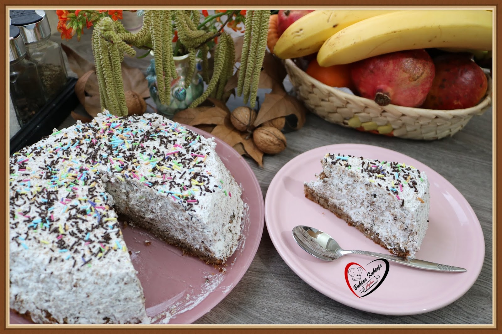 Tako jednostavno, a ocena je čista desetka: Kolač torta sa orasima i slatkom pavlakom